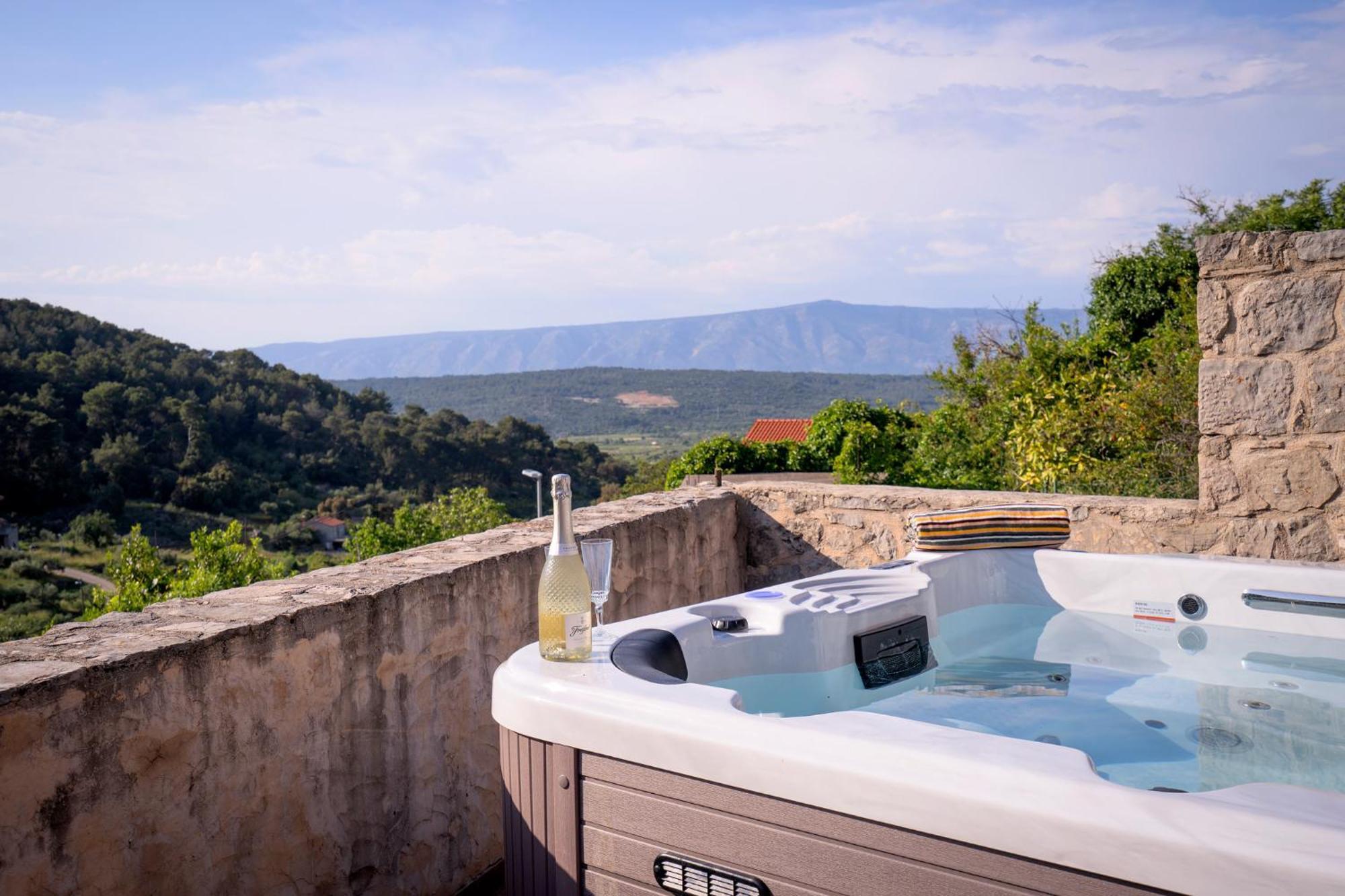 Hedera - Beautiful Stone House Hvar Villaer *